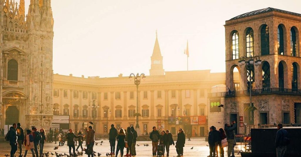 unde te cazezi in milano - centru instoric